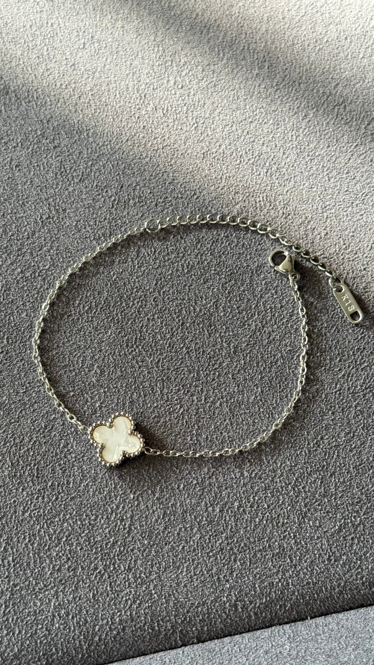 PULSERA TRÉBOL ONE PLATA / BLANCA