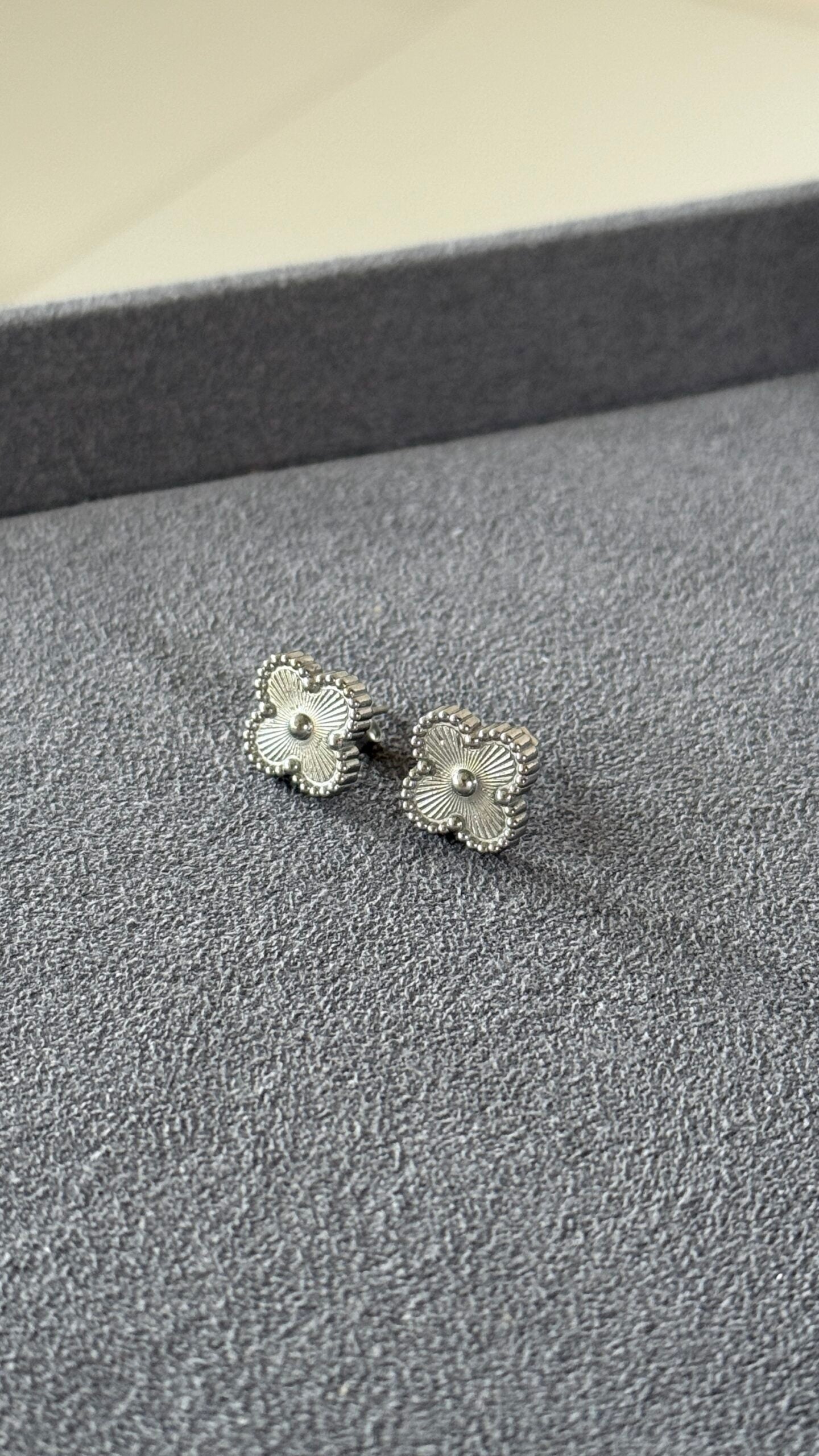 PENDIENTES TRÉBOL PLATA