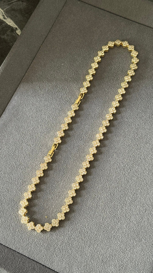 COLLAR TRÉBOL ORO
