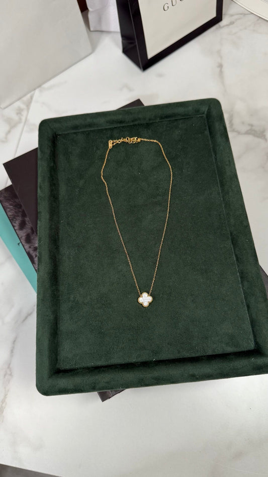 COLLAR TRÉBOL BLANCO