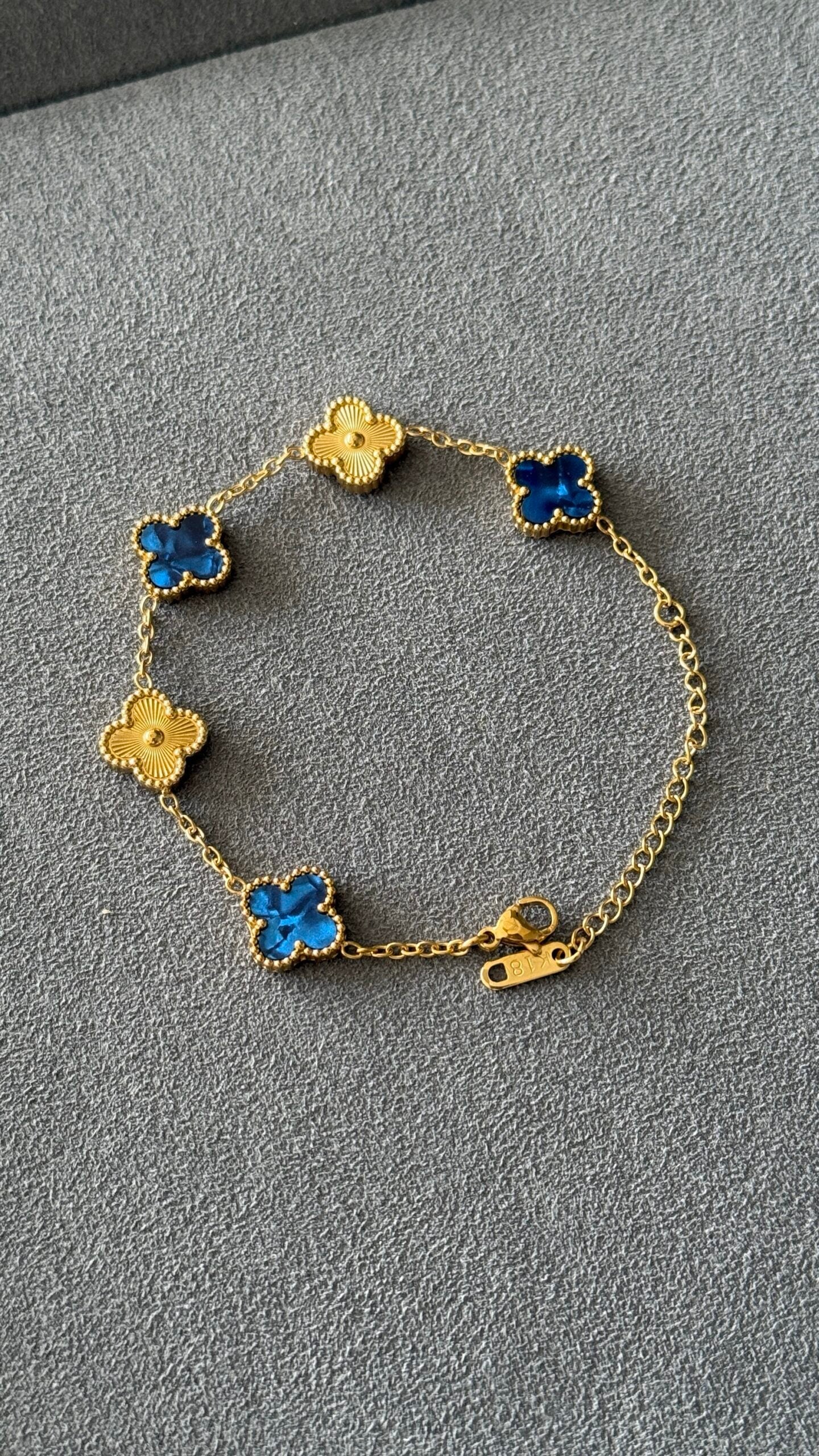 PULSERA TRÉBOL AZUL / ORO