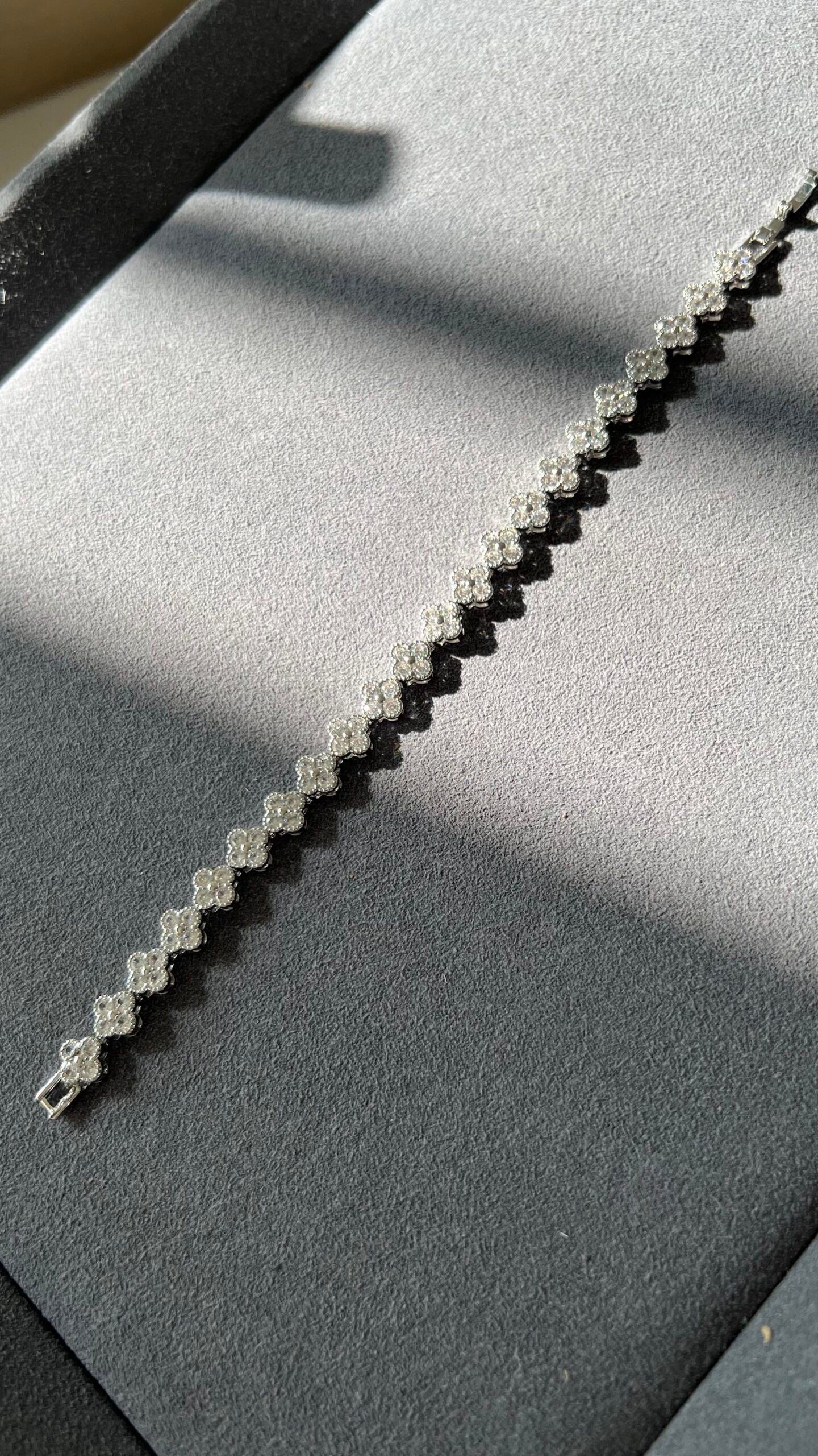 PULSERA TRÉBOL PLATA BRILLANTE